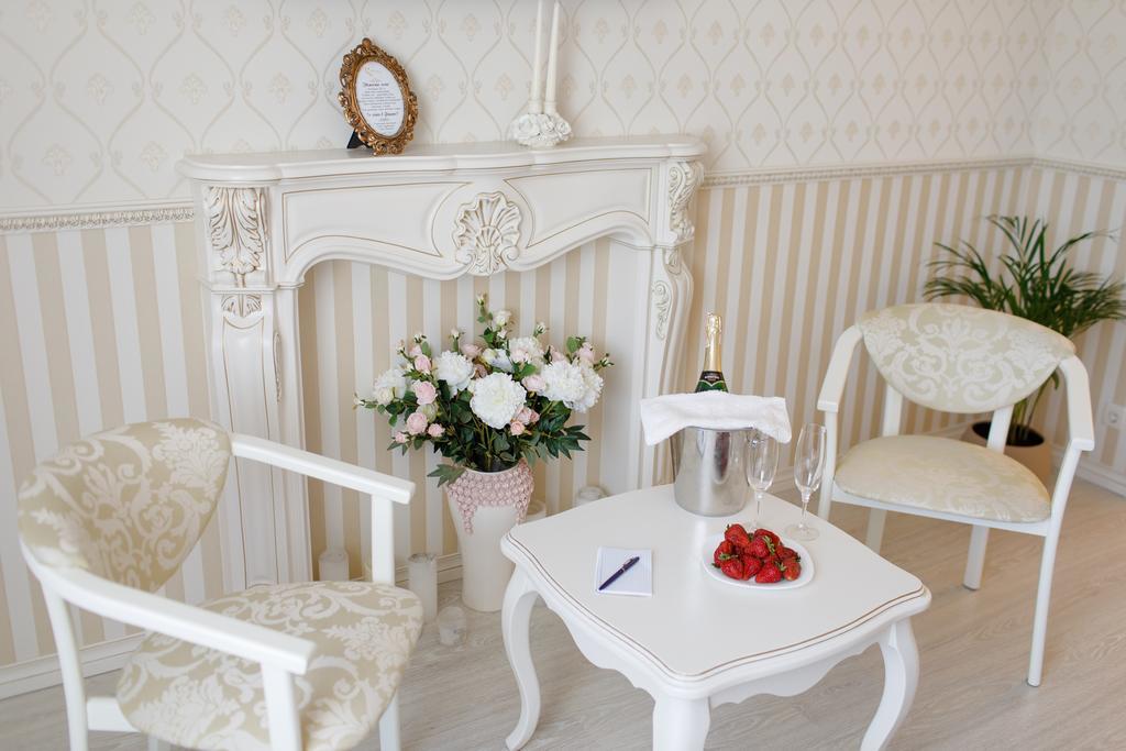 Royal Suite Apartment With Jacuzzi Sumy Exterior photo